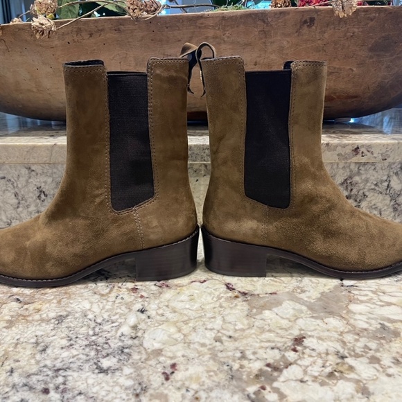 NWOB Tory Burch Medallion Chelsea Ankle Boot - Suede River Rock - Sz 7.5M - Picture 7 of 13